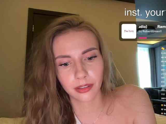 VikkiExtraCheese webcam