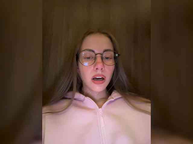 Модель: VikkiExtraCheese