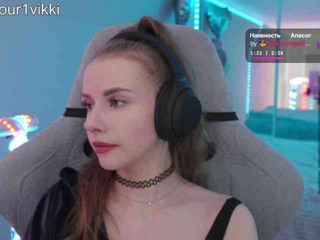 VikkiExtraCheese webcam