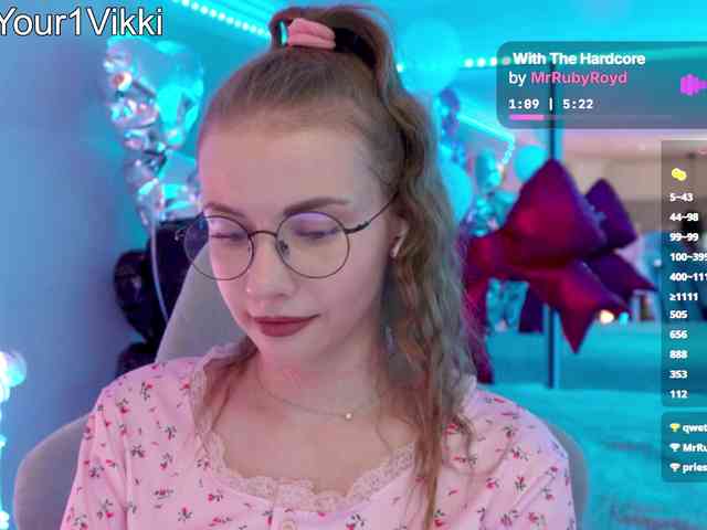VikkiExtraCheese webcam