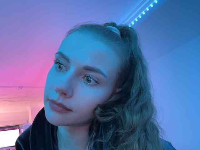 VikkiExtraCheese webcam
