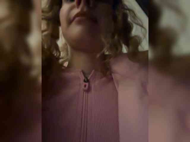 VikkiExtraCheese webcam