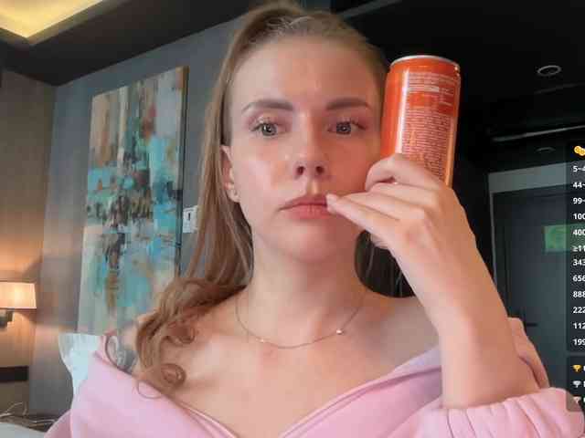 VikkiExtraCheese webcam