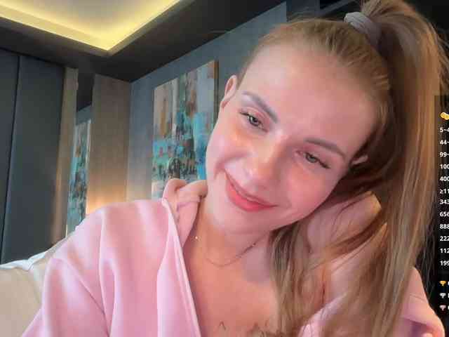 VikkiExtraCheese webcam