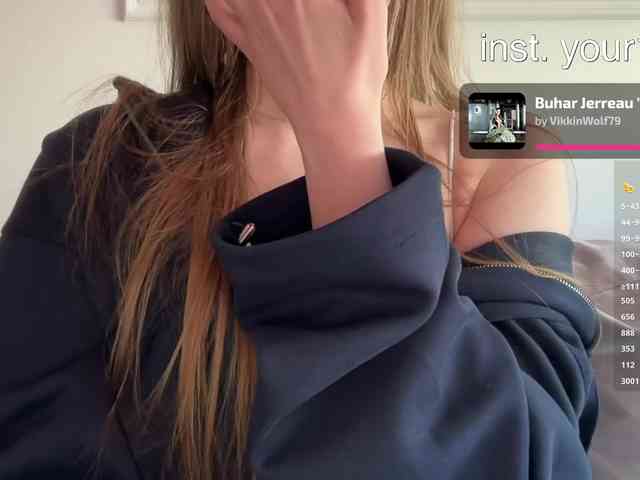 VikkiExtraCheese webcam