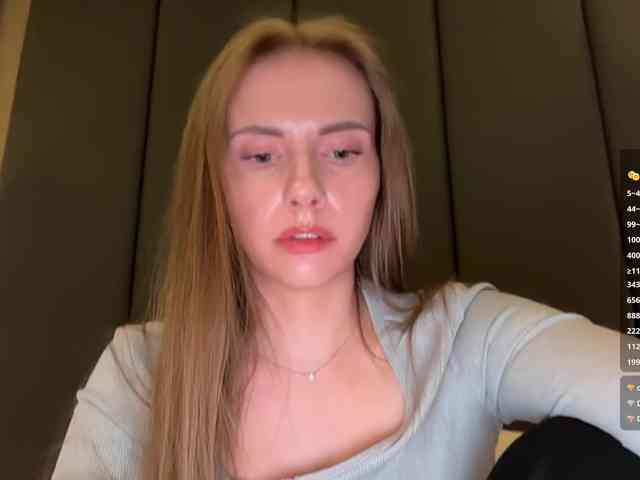 VikkiExtraCheese webcam