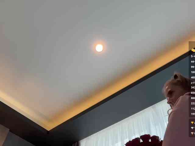 VikkiExtraCheese webcam