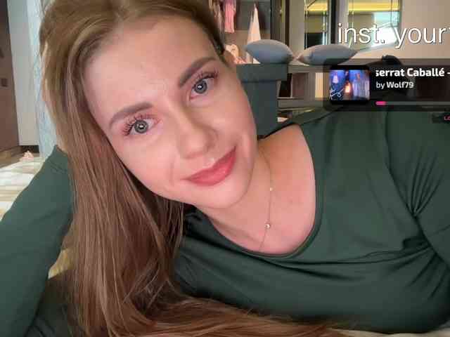 -VikkiL0vesCheese- Sex Cam Show