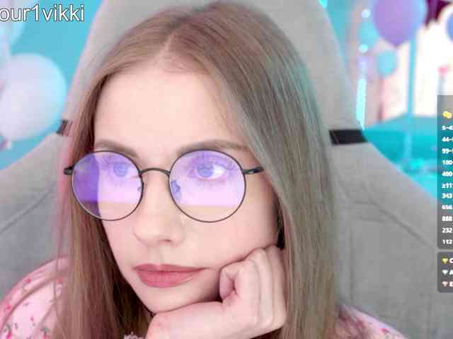 VikkiExtraCheese webcam