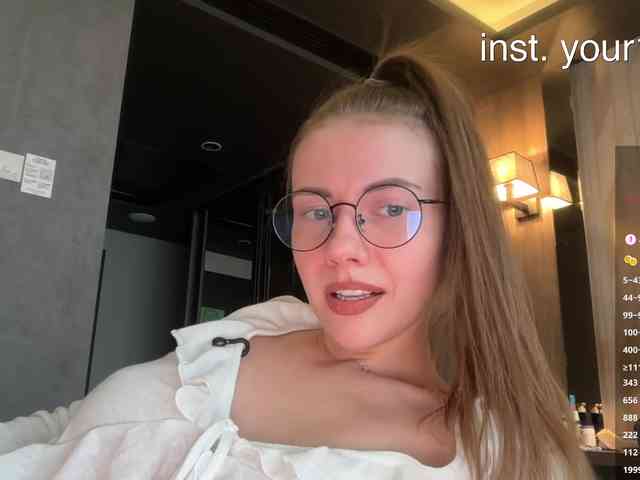 Модель: VikkiExtraCheese