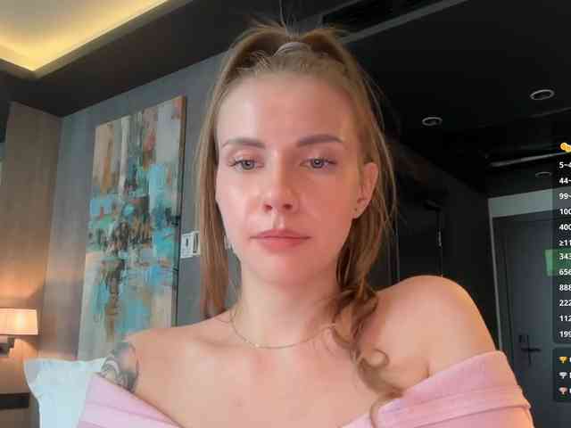 VikkiExtraCheese webcam