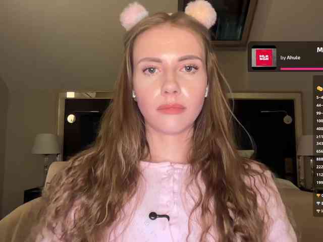 VikkiExtraCheese webcam