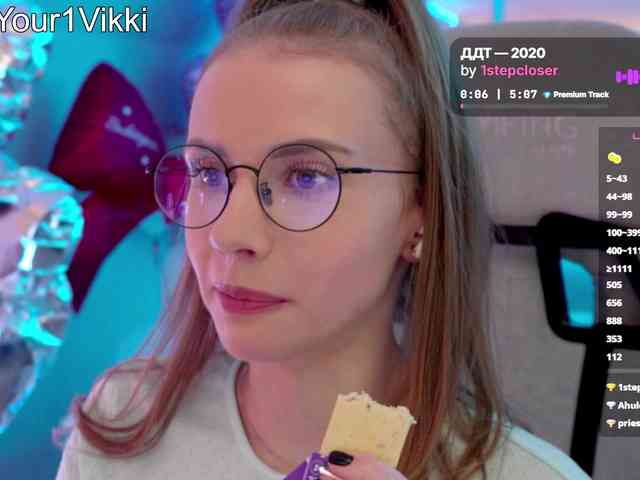 VikkiExtraCheese webcam