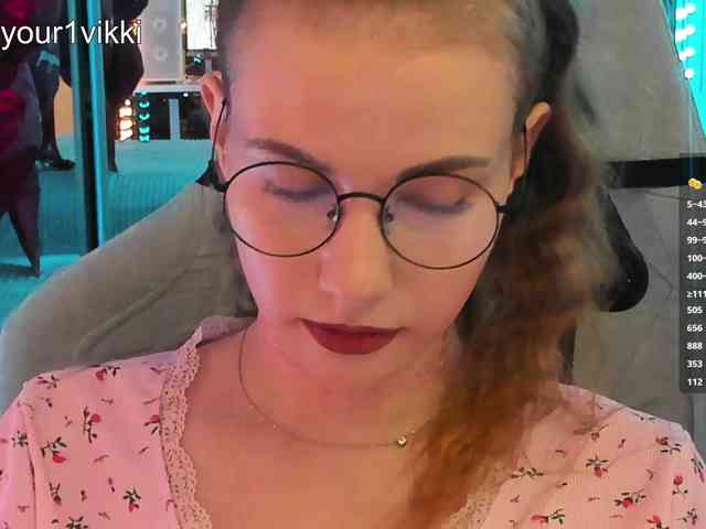 VikkiExtraCheese webcam