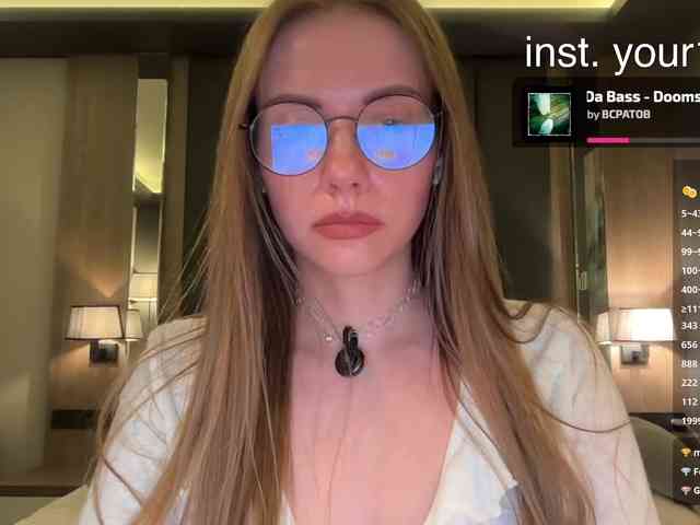 Модель: VikkiExtraCheese