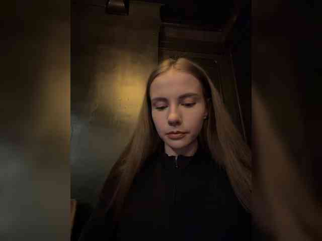 VikkiExtraCheese webcam