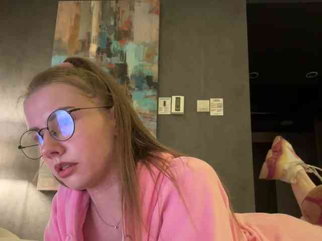 Model: VikkiExtraCheese