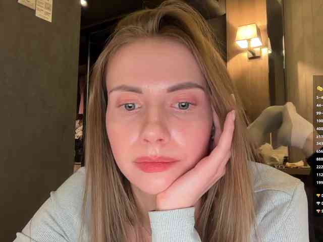 VikkiExtraCheese webcam