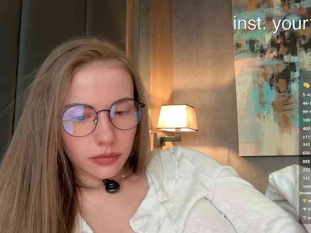 Модель: VikkiExtraCheese