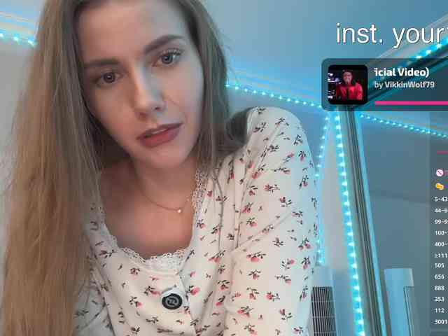 VikkiExtraCheese webcam