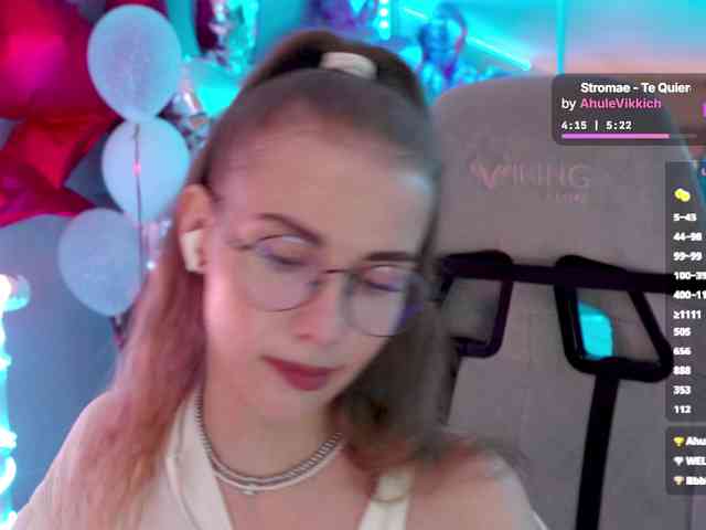 VikkiExtraCheese