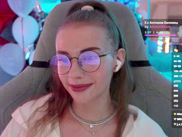 VikkiExtraCheese