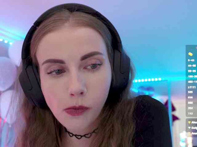 -VikkiL0vesChees... Live Webcam on BongaCams