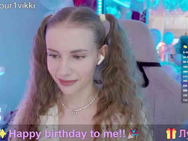 VikkiExtraCheese webcam