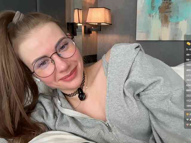 VikkiExtraCheese webcam