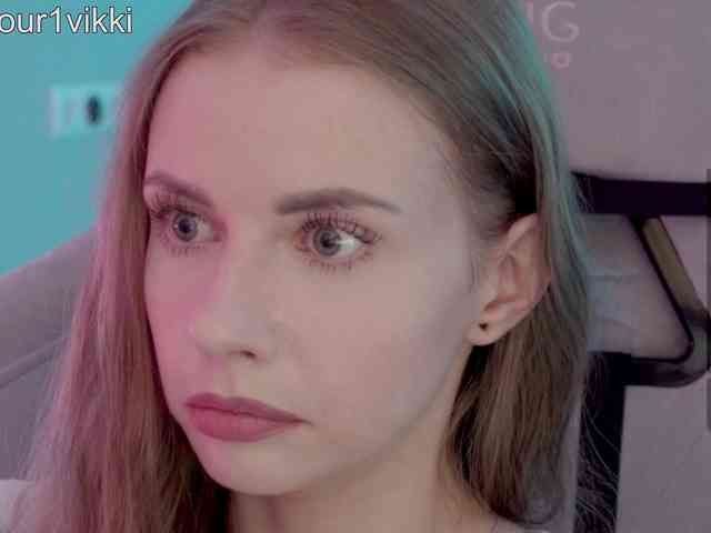 Модель: VikkiExtraCheese