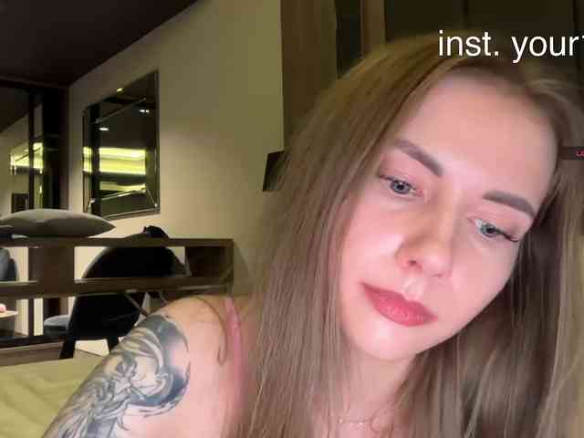 -VikkiL0vesCheese- Sex Cam Show