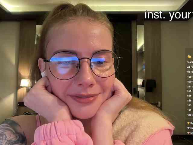 VikkiExtraCheese webcam