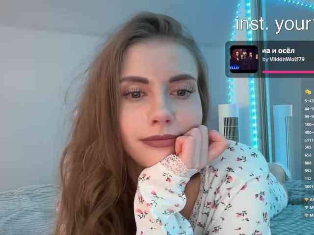 VikkiExtraCheese webcam