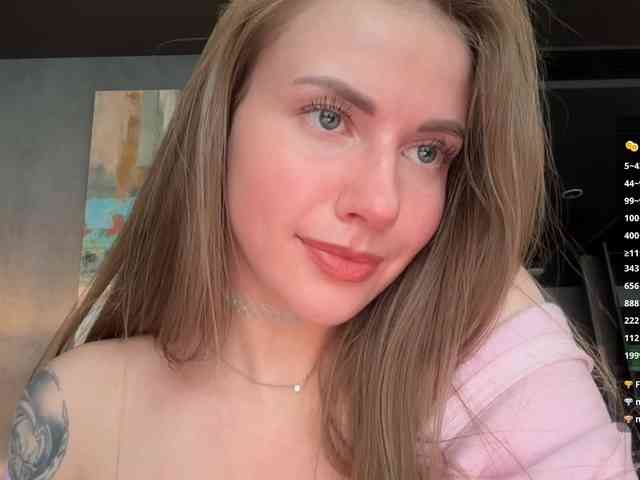 VikkiExtraCheese webcam