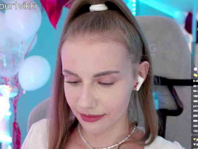 VikkiExtraCheese webcam