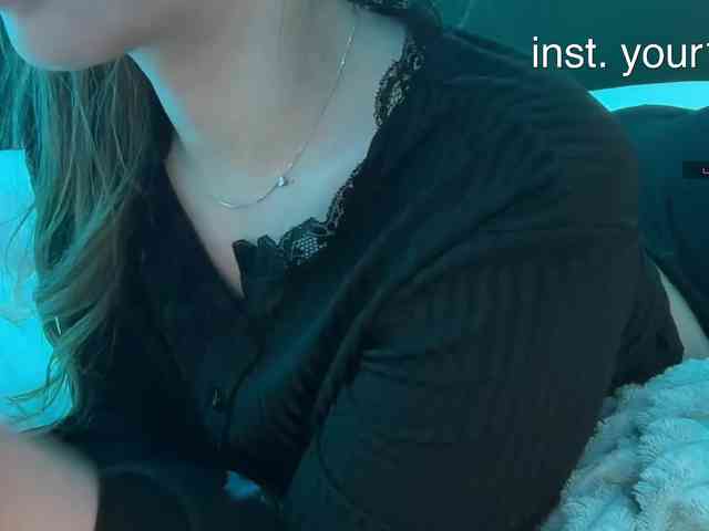 VikkiExtraCheese webcam
