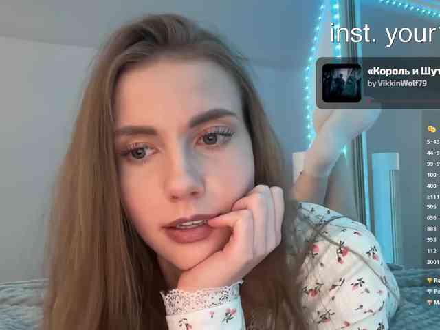 VikkiExtraCheese webcam