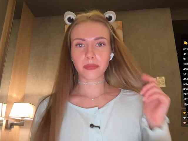 VikkiExtraCheese webcam