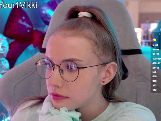Model: VikkiExtraCheese