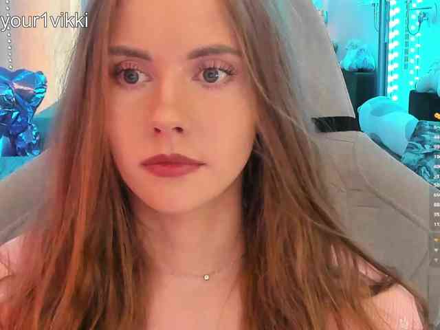 Модель: VikkiExtraCheese