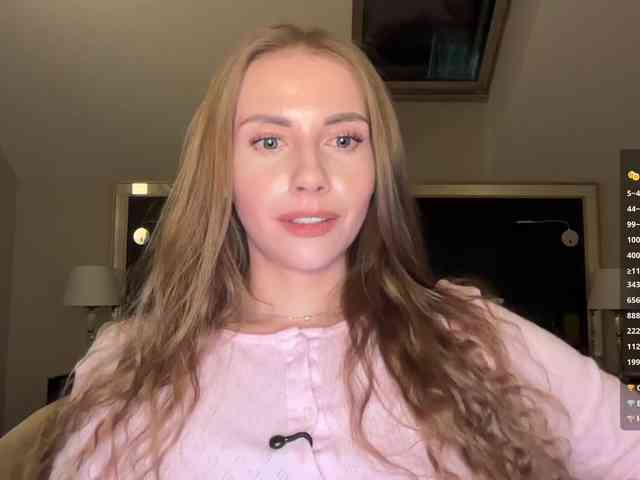 VikkiExtraCheese webcam