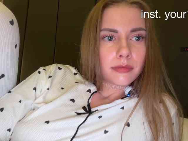 -VikkiL0vesCheese- Sex Cam Show