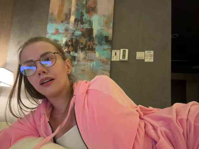 Model: VikkiExtraCheese