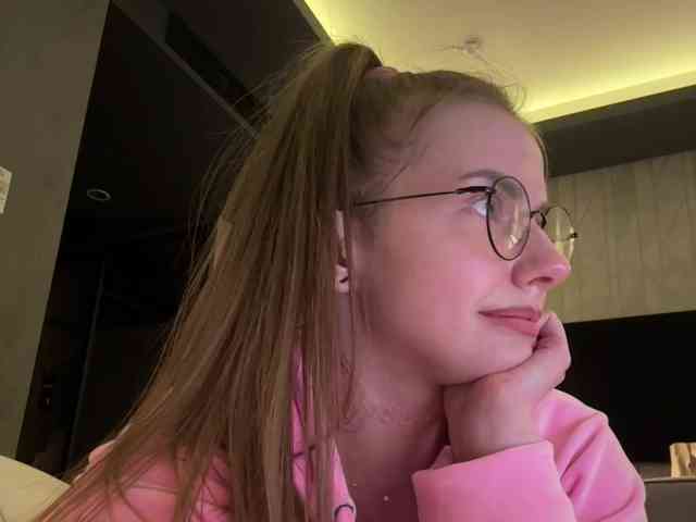 Модель: VikkiExtraCheese