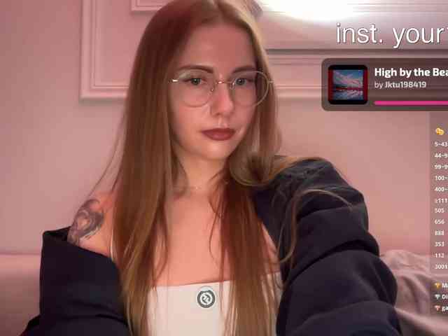 -VikkiL0vesChees... Live Webcam on BongaCams