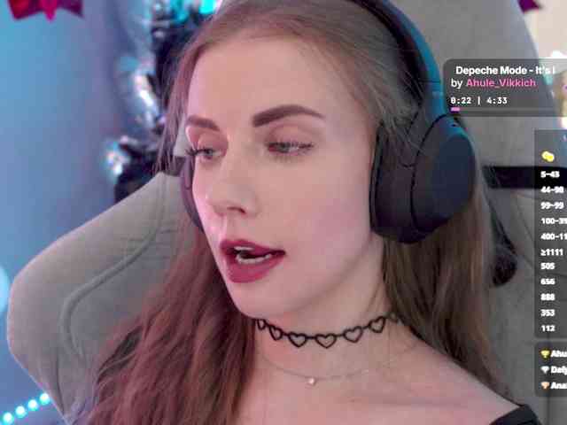 VikkiExtraCheese