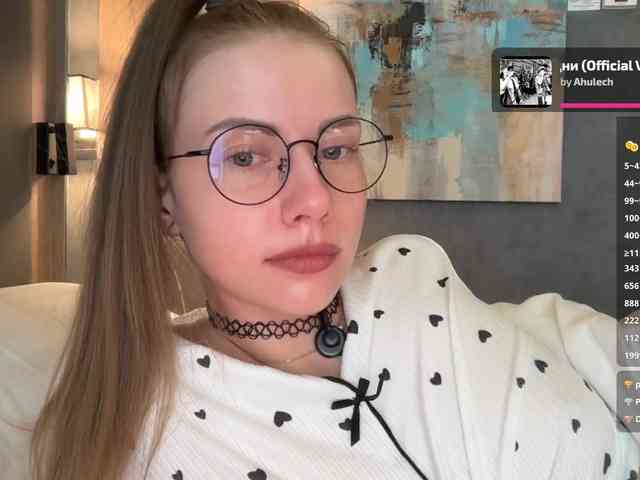 VikkiExtraCheese webcam