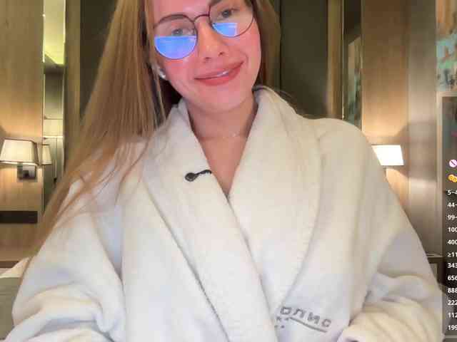 VikkiExtraCheese webcam