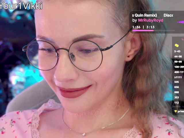 VikkiExtraCheese webcam