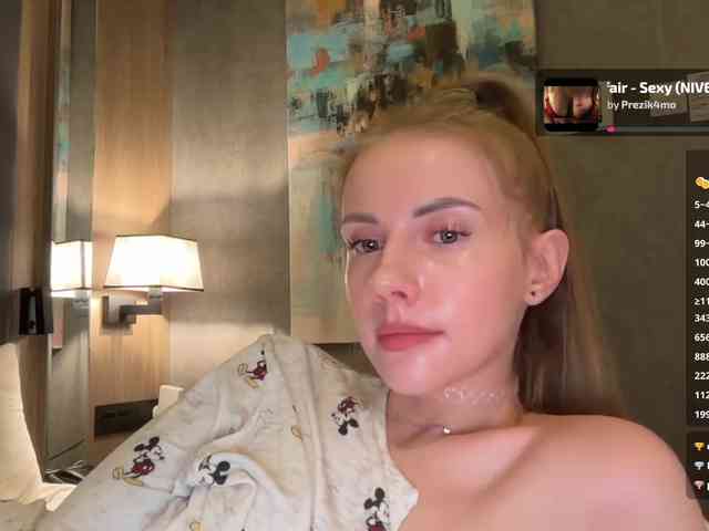 VikkiExtraCheese webcam